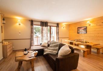 R  sidence Les Esplaneilles has Balcony rooms