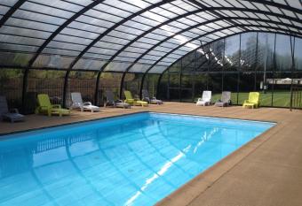 Camping les Marguerites allows 18 year olds to book a room