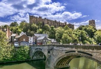 Spacious Durham City Centre Riverside Apartment has Balcony rooms