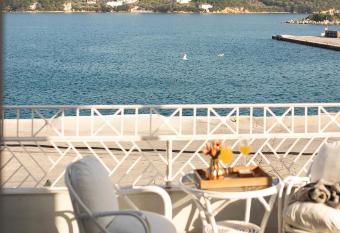 Casa Blue Sea View, Philian Collection has Balcony rooms