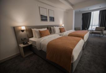 Dovv Hotel Bus  ness has Balcony rooms