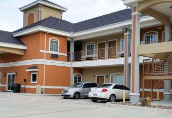 Studio 6 Beeville Tx allows 18 year olds to book a room