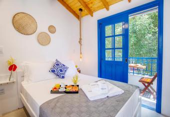Vila Grega has Balcony rooms