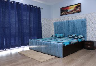 Luxury home stay has Balcony rooms