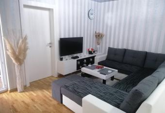 Nenadovic Apartman has Balcony rooms