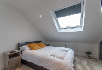 Super cosy self-catering studio flat allows 18 year olds to book a room