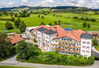 Hanusel Hof allows 18 year olds to book a room