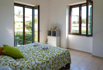 Le Signore has Balcony rooms