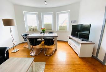 Sch  ne Ferienwohnung mit gro  em Garten has Balcony rooms