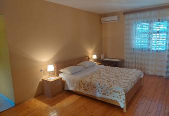 Private Beach Apartment and rooms has Balcony rooms