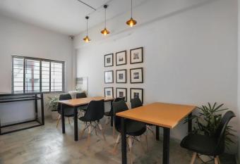 ELITE ROOMS has Smoking rooms