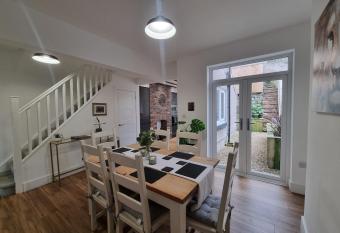 Hill View has Balcony rooms