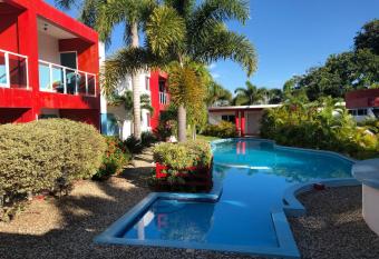 Agua Del Caribe allows 18 year olds to book a room