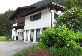 Haus Pachole has Balcony rooms