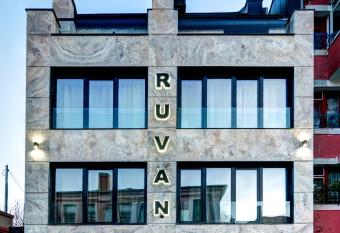 Boutique Guest House has Balcony rooms