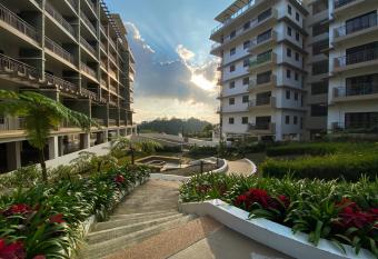 Bristle Ridge 2 bedroom Panoramic View has Balcony rooms