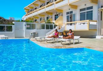 Hotel Eleni Anagros has Balcony rooms