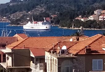 Rooms & Apartments Mirakul has Balcony rooms