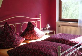 Natur-Aktiv-Hof Thiem has Balcony rooms