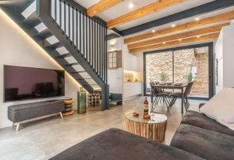 Cas Suis 7 has Balcony rooms