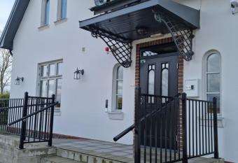 Hotell Stavstensg  rden allows 18 year olds to book a room