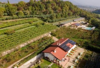 Agriturismo Agricamping GARDA NATURA allows 18 year olds to book a room