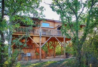 La Canopee allows 18 year olds to book a room