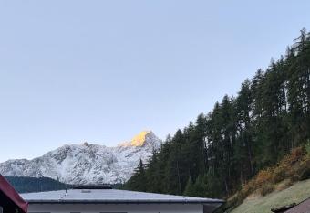 Apart Elluto has Balcony rooms