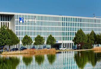 H2 Hotel M  nchen Messe allows 18 year olds to book a room