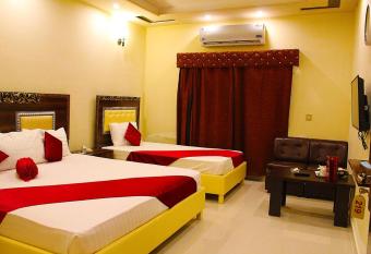 Hotel Day In Lahore has Balcony rooms