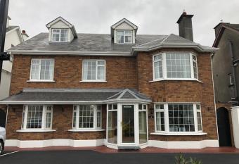 Petra House B&B allows 18 year olds to book a room