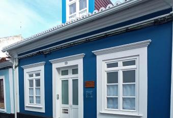 A Casinha allows 18 year olds to book a room