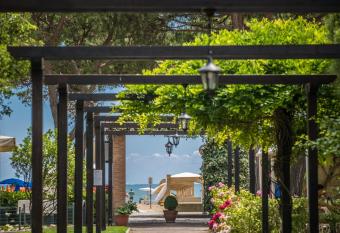 Hotel Capanna d Oro Dependance has Balcony rooms