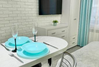 Tiffany Apartment allows 18 year olds to book a room