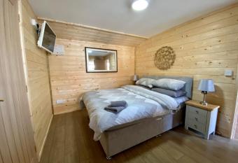 Southernwood - Wantage Road Lodge allows 18 year olds to book a room