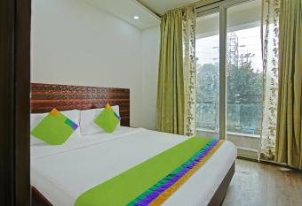 Itsy by Treebo - Nyra Sector 22 allows 18 year olds to book a room