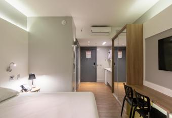 Studio Premium Batel - HSB006 has Balcony rooms