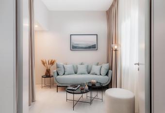 VISIONAPARTMENTS Basel Nauenstrasse - contactless check-in allows 18 year olds to book a room