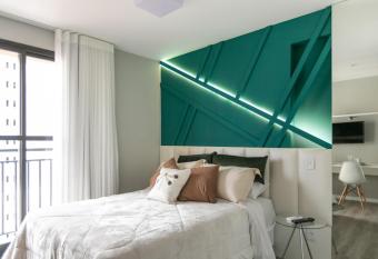 Studio Lib  lula - AYN047 allows 18 year olds to book a room