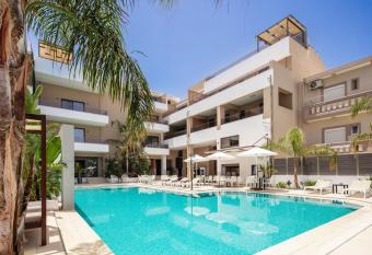 Sapphire Horizon Suites has Balcony rooms