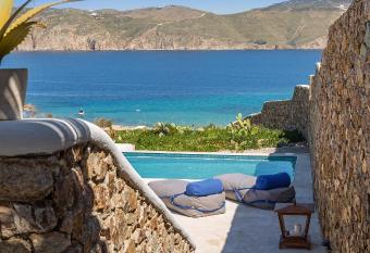 Mykonos Panormos Villas has Balcony rooms