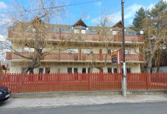 Margar  ta Apartmanh  z has Balcony rooms