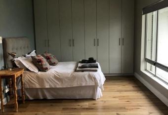 Kortrijk Paarl Self Catering allows 18 year olds to book a room