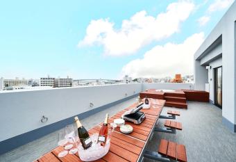 Rakuten STAY Naha-Miebashi Suite Room allows 18 year olds to book a room