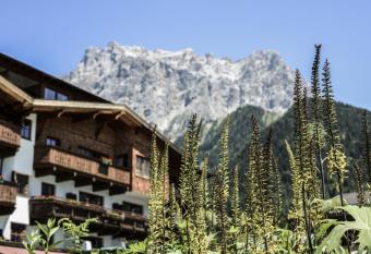 Hotel Tirolerhof - Familotel Zugspitze has Balcony rooms