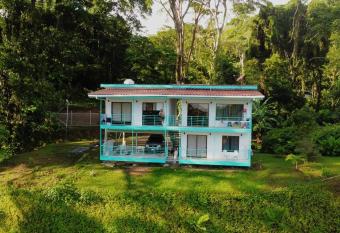 Ocean s Breeze Apartment and Rooms has Balcony rooms