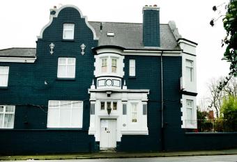 Box Guesthouse allows 18 year olds to book a room