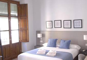 La Perla Granada Suites allows 18 year olds to book a room