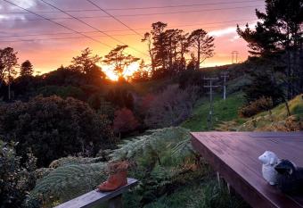 Cosy Country Cottage on a Sunny Hill has Balcony rooms