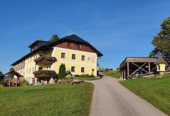 Mitterhirschberg, Familie Schweighuber has Balcony rooms